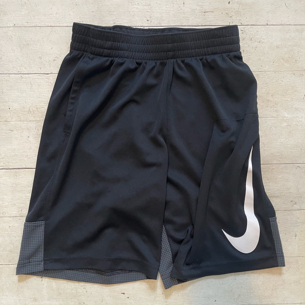 Boys | Nike Shorts | Size L